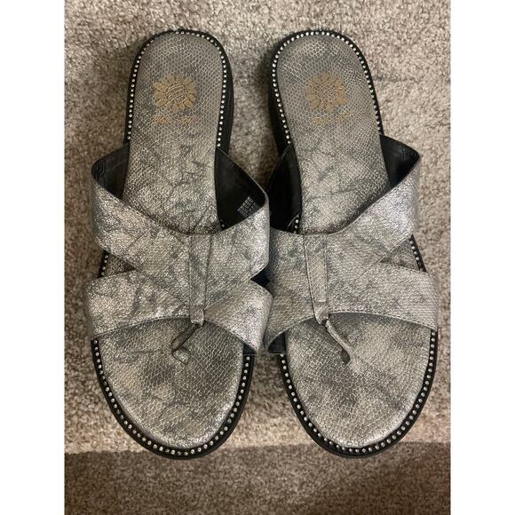 NWOT Yellow Box Silver Burke Wedge Thong Rhinestone Sandal, 9.5 - Picture 1 of 7